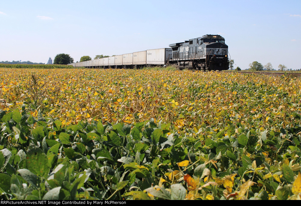 Eastbound Roadrailers